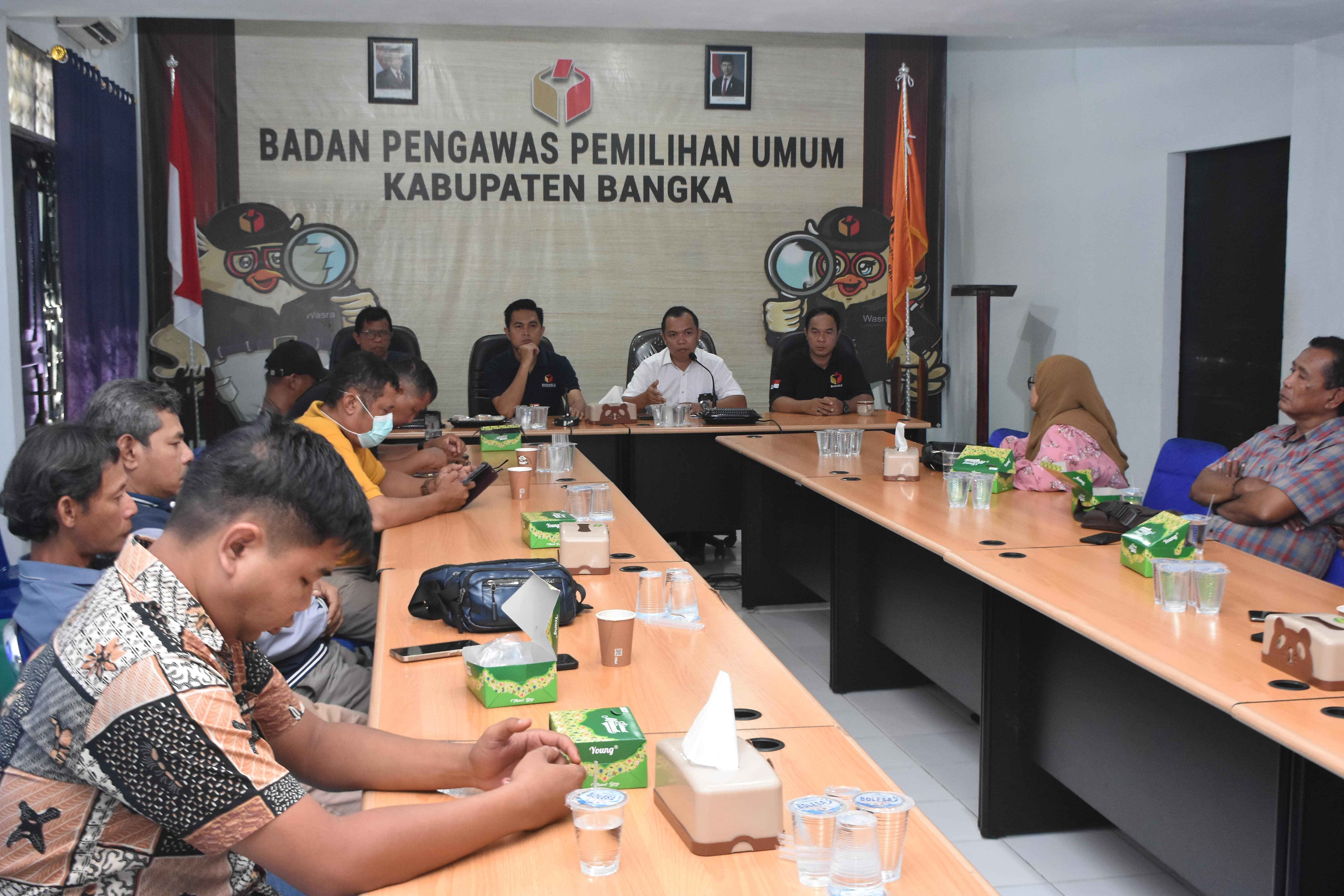 Diskusi Bawaslu Bangka Bersama Media