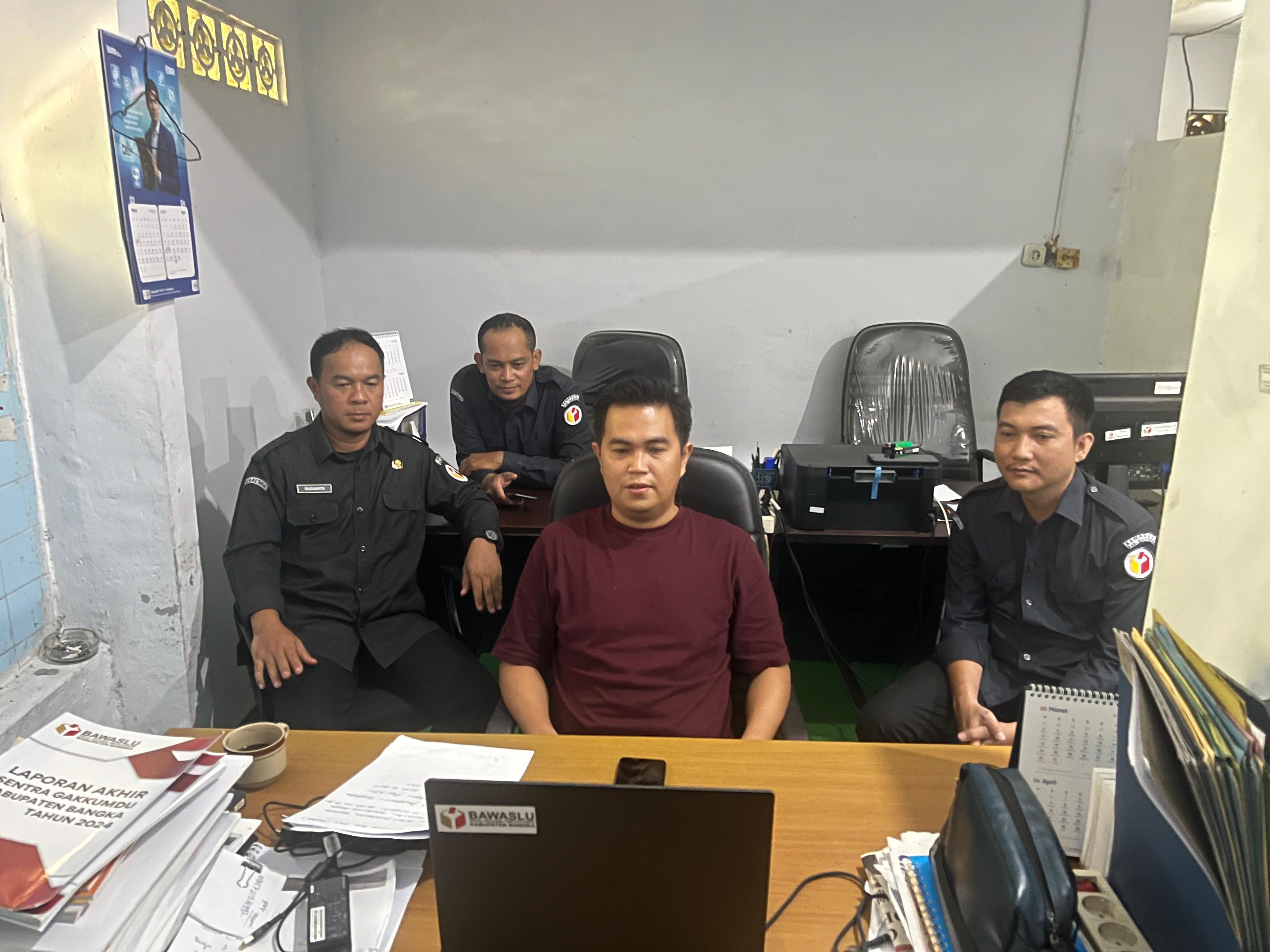 Anggota Bawaslu Bangka, Fega Erora Bersama Jajaran