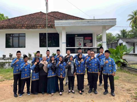Foto Bersama Usai Upacara Harkitnas