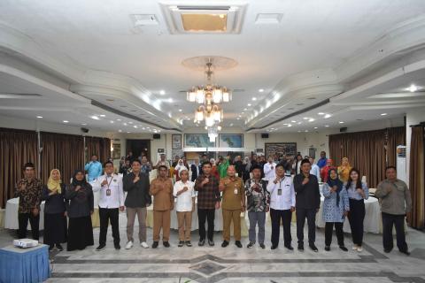 Foto Bersama enguatan Kelembagaan Pengawas Pemilu sebagai Sinergitas Bersama Mitra Strategis dalam Pelaksanaan Pemilu dan Pemilihan di Kabupaten Bangka yang digelar di Tanjung Pesona Beach and Resort, Sungailiat pada Senin, 29 September 2025